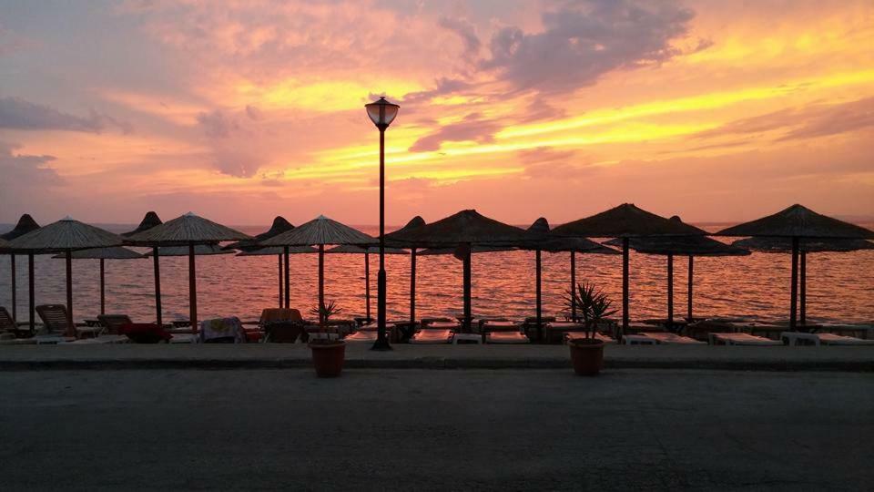 נאוס מרמרס Sunset Hotel מראה חיצוני תמונה